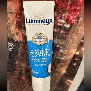 Lumineux Toothpaste 🪥🦷